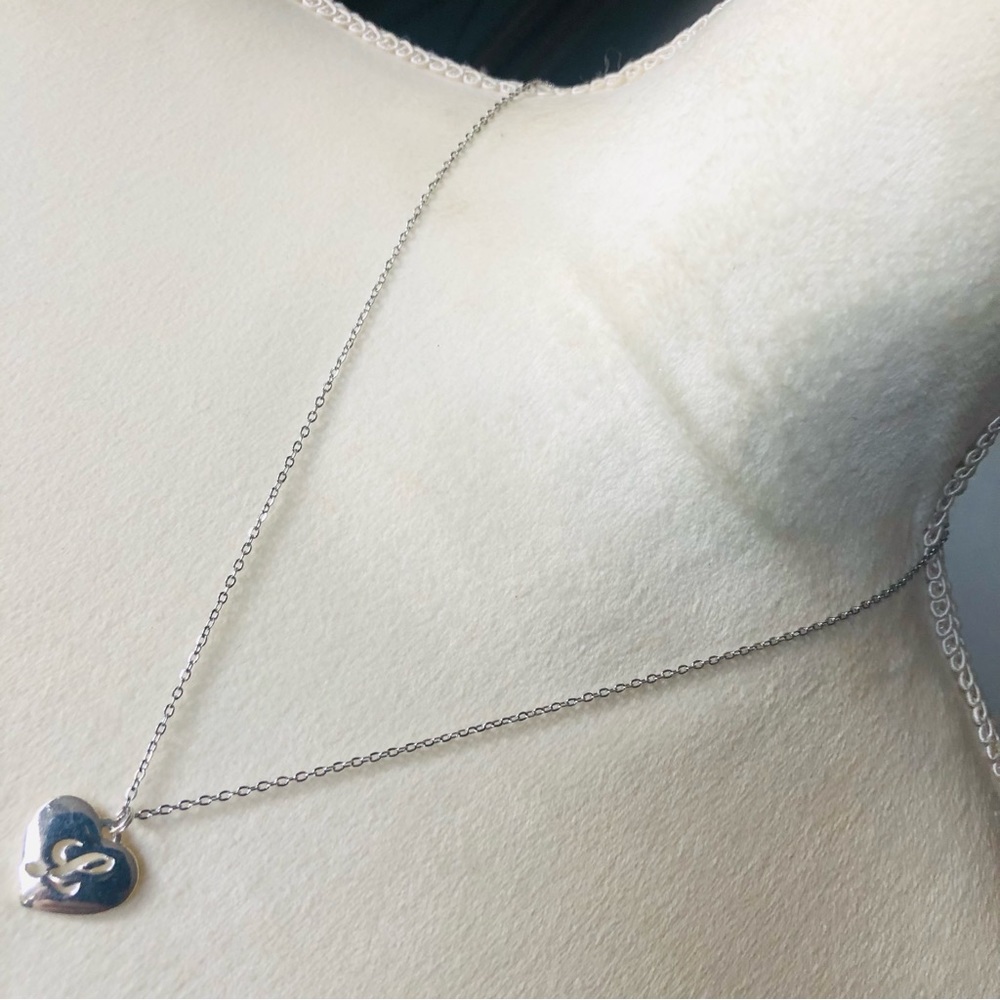 Vintage sterling monogram initial “L” heart pendant on chain necklace